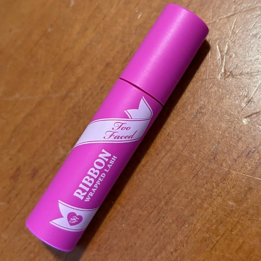 Too Faced Ribbon Wrapped Lash Extreme Length Tubing Mascara
